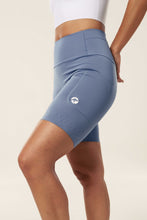 Cargar imagen en el visor de la galería, Short Pro Running Largo Dama Bruma