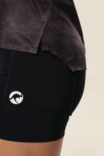 Cargar imagen en el visor de la galería, Short Pro Running Corto  Dama Levirari Negro
