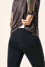 Cargar imagen en el visor de la galería, Short Pro Running Hombre Negro LEVITARI
