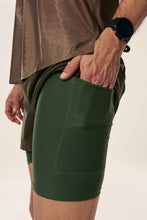 Load image into Gallery viewer, Pantaloneta con Bolsillo lateral Verde Militar Oscura
