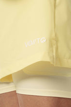 Cargar imagen en el visor de la galería, Pantaloneta con Bolsillo lateral Amarilla
